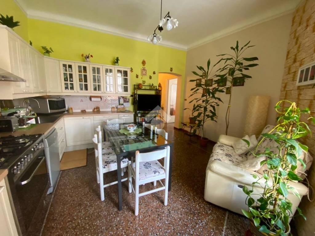 appartamento in vendita a Genova in zona Marassi