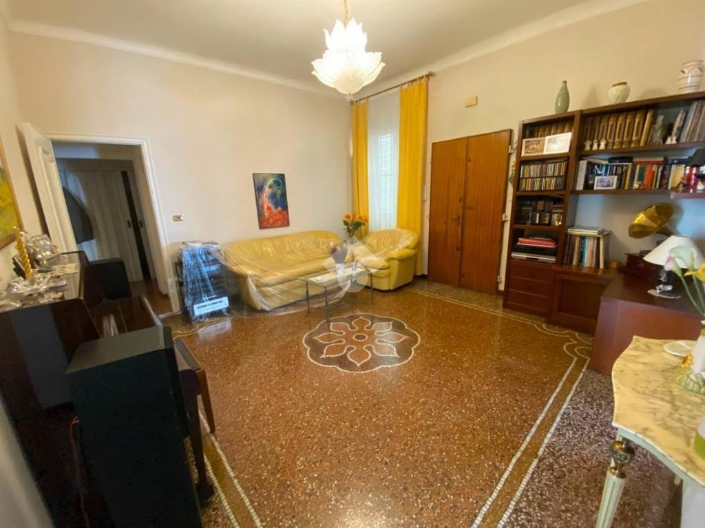 appartamento in vendita a Genova in zona Marassi