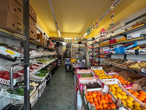 negozio in vendita a Genova in zona Pegli