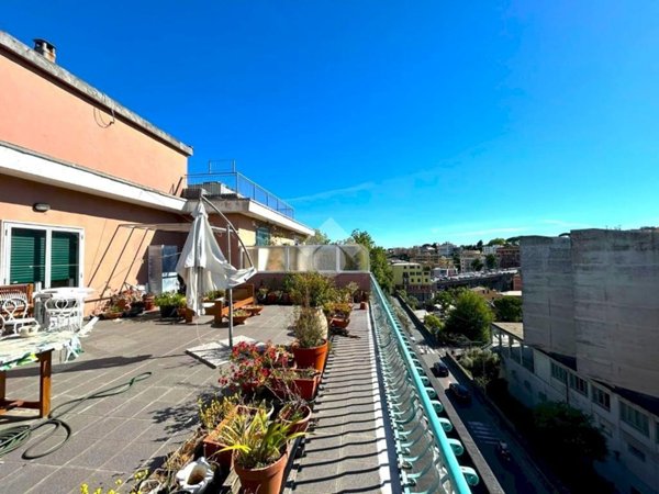 appartamento in vendita a Genova in zona Sturla