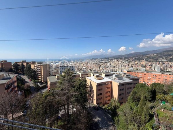 appartamento in vendita a Genova in zona Sestri Ponente