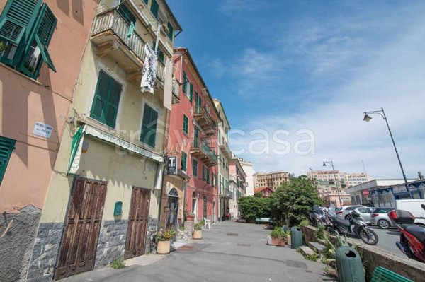 negozio in vendita a Genova in zona Sturla