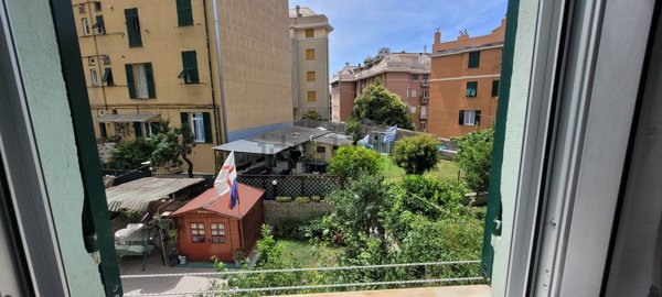 appartamento in vendita a Genova in zona Sturla