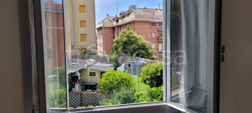appartamento in vendita a Genova in zona Sturla