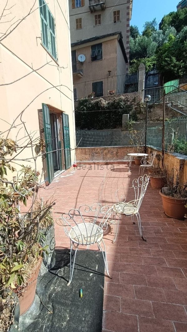 appartamento in vendita a Genova in zona Quezzi