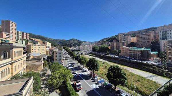 appartamento in vendita a Genova in zona Staglieno