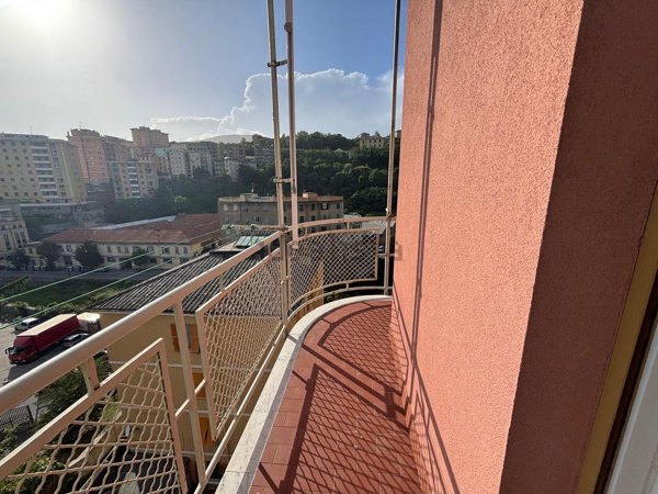appartamento in vendita a Genova in zona Rivarolo