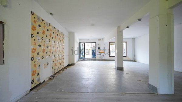 locale di sgombero in vendita a Genova in zona Molassana