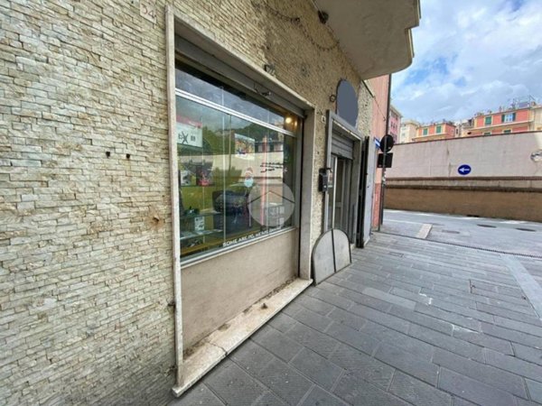 negozio in vendita a Genova in zona Voltri