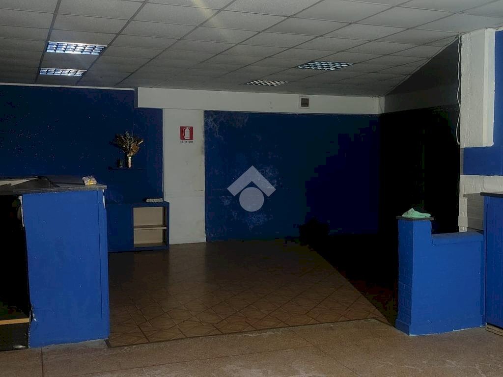 locale di sgombero in vendita a Genova in zona Sampierdarena
