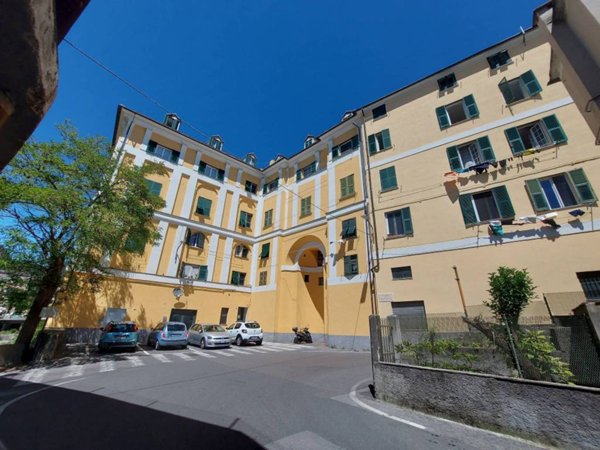 appartamento in vendita a Genova in zona Sestri Ponente