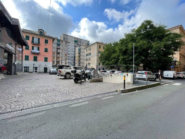 appartamento in vendita a Genova in zona Sestri Ponente