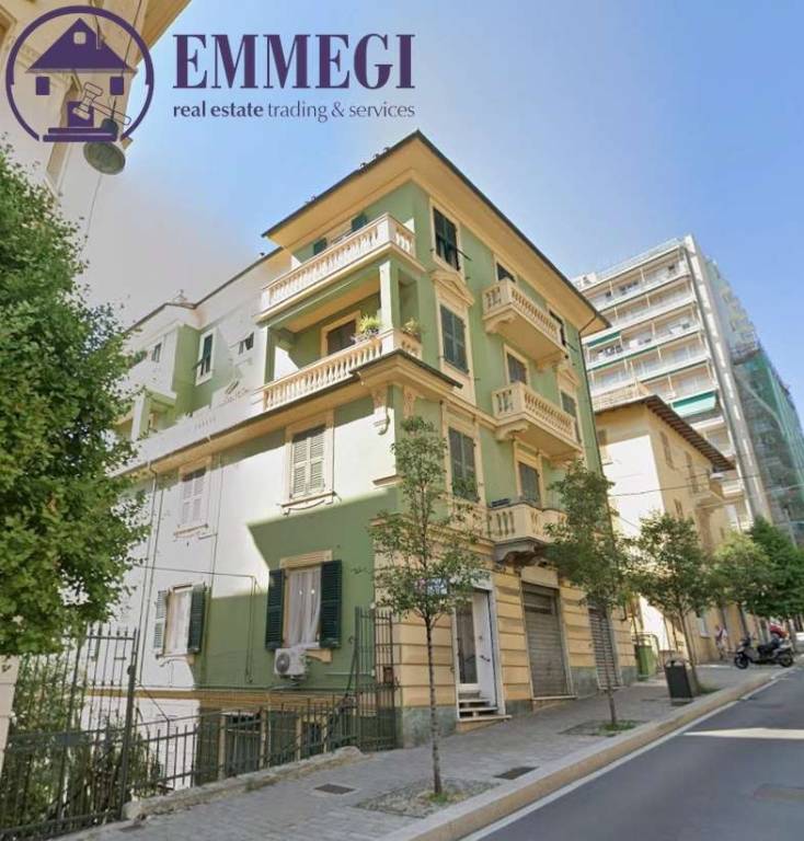 appartamento in vendita a Genova in zona Sestri Ponente