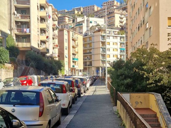 appartamento in vendita a Genova in zona Lagaccio / Granarolo