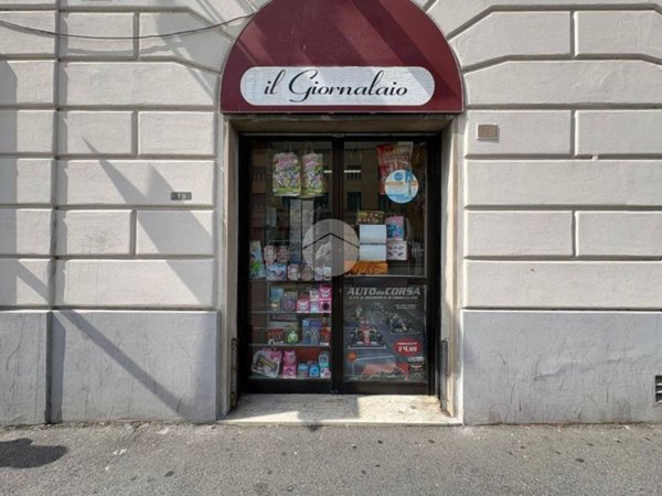 negozio in vendita a Genova in zona Voltri