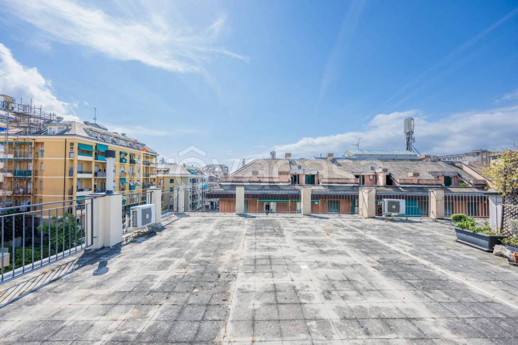 appartamento in vendita a Genova in zona Sturla