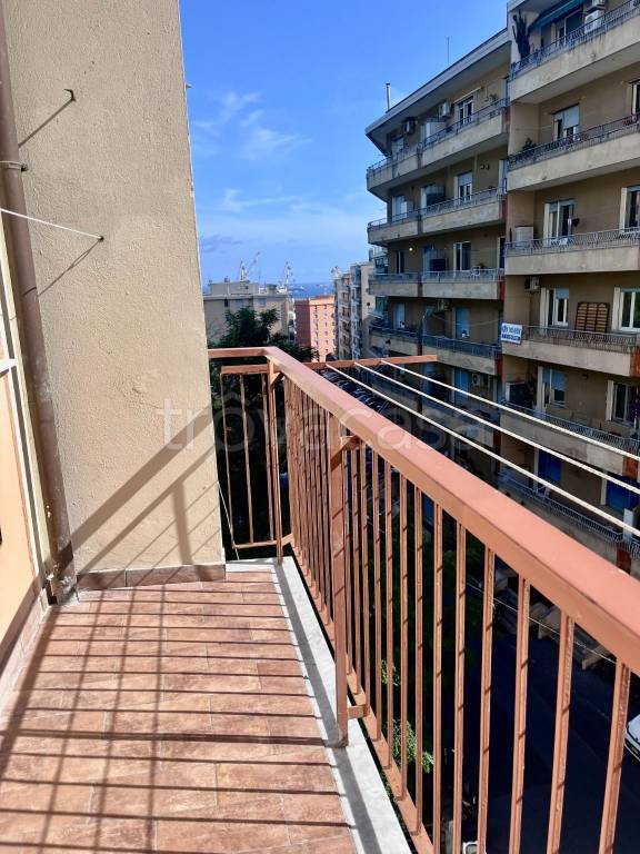 appartamento in vendita a Genova in zona Sestri Ponente