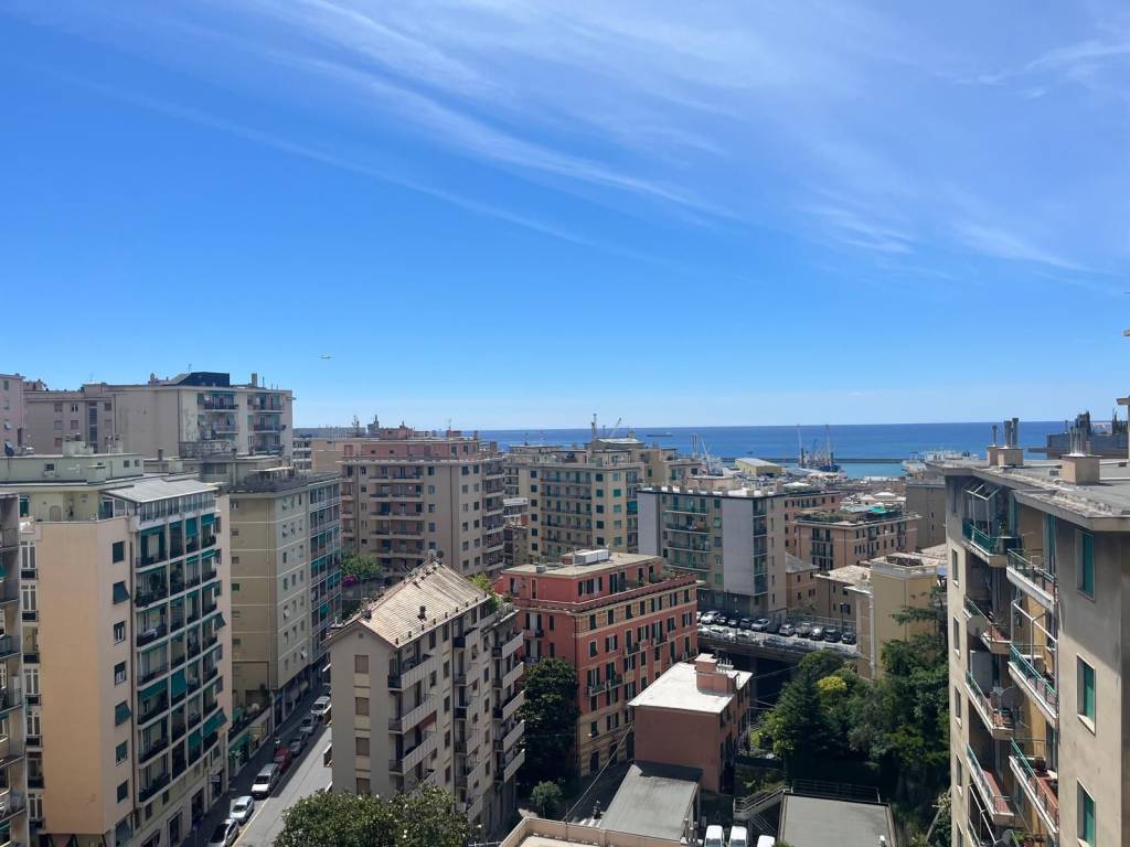 appartamento in vendita a Genova in zona Sampierdarena