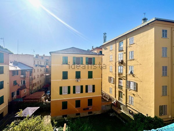 appartamento in vendita a Genova in zona Sestri Ponente
