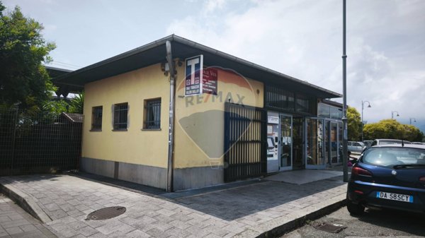 negozio in vendita a Genova in zona Palmaro / Pra'