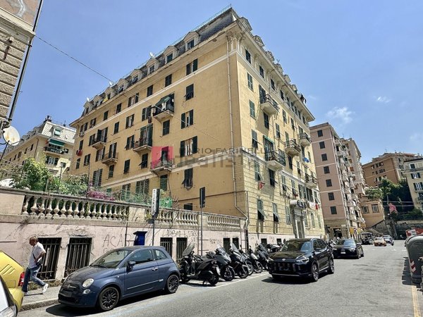 appartamento in vendita a Genova in zona San Vincenzo