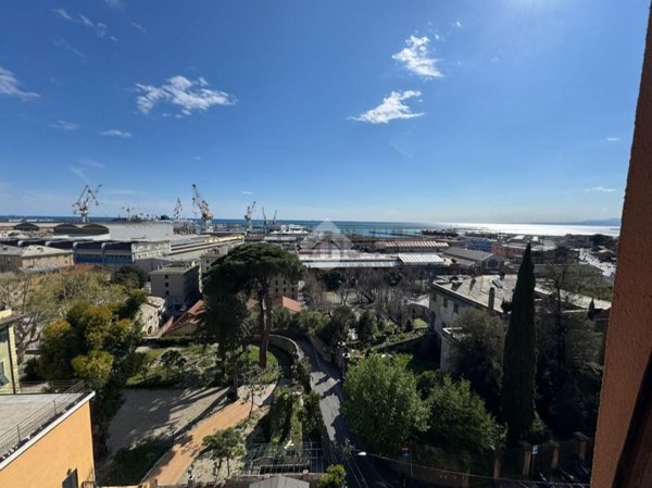 appartamento in vendita a Genova in zona Sestri Ponente