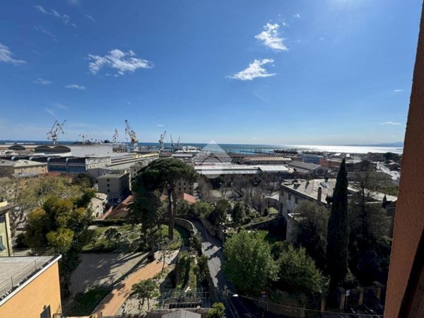 appartamento in vendita a Genova in zona Sestri Ponente