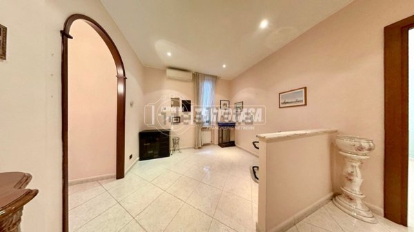 appartamento in vendita a Genova in zona Sestri Ponente