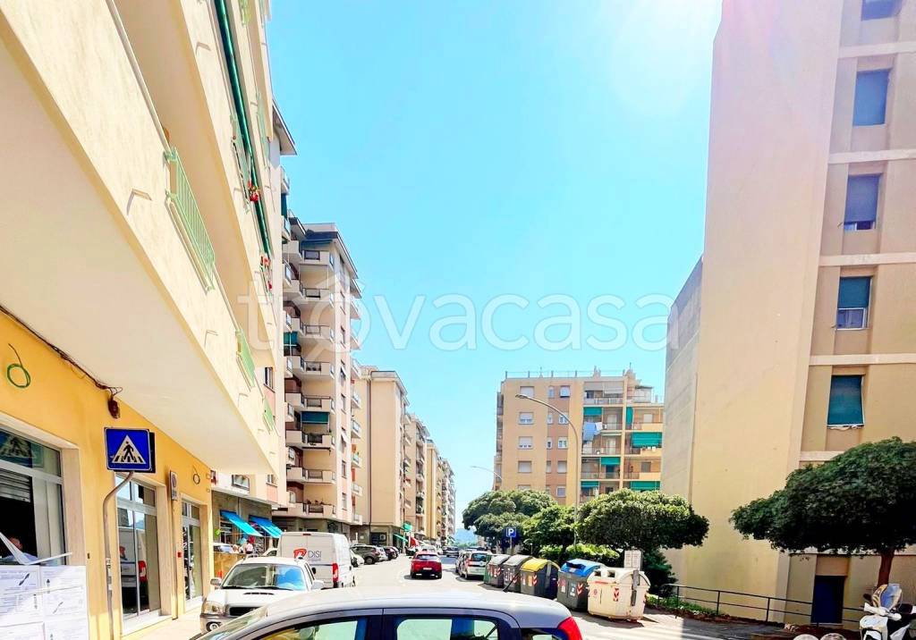ufficio in vendita a Genova in zona Voltri