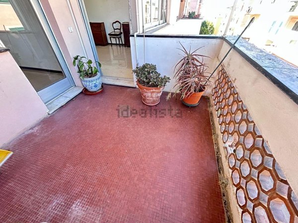 appartamento in vendita a Genova in zona Quarto dei Mille