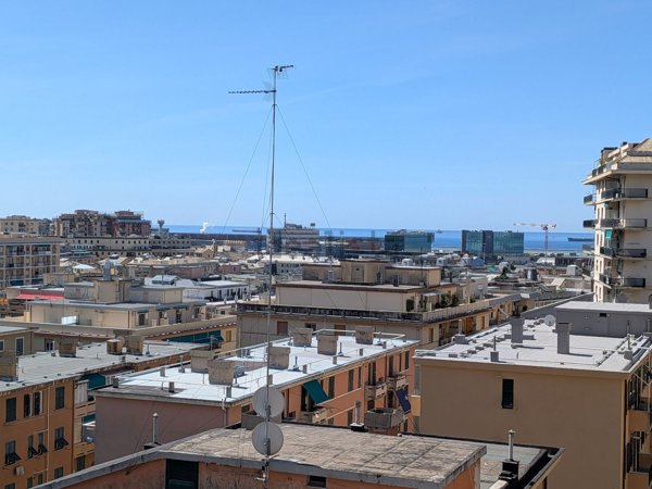appartamento in vendita a Genova in zona Sestri Ponente