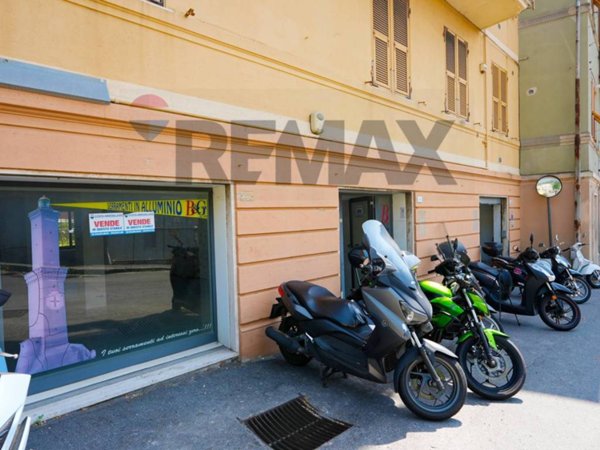 negozio in vendita a Genova in zona Molassana