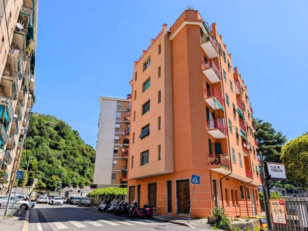 appartamento in vendita a Genova in zona Molassana