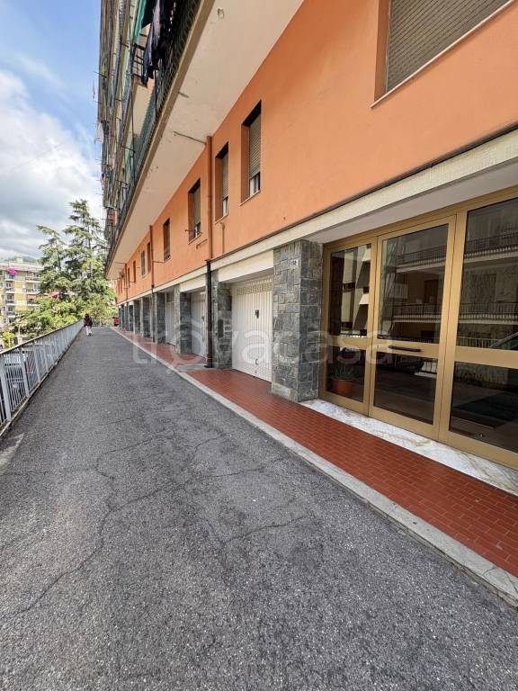 appartamento in vendita a Genova in zona Sestri Ponente