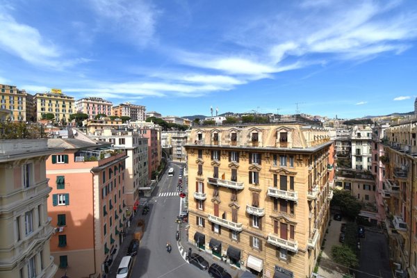appartamento in vendita a Genova in zona Carignano
