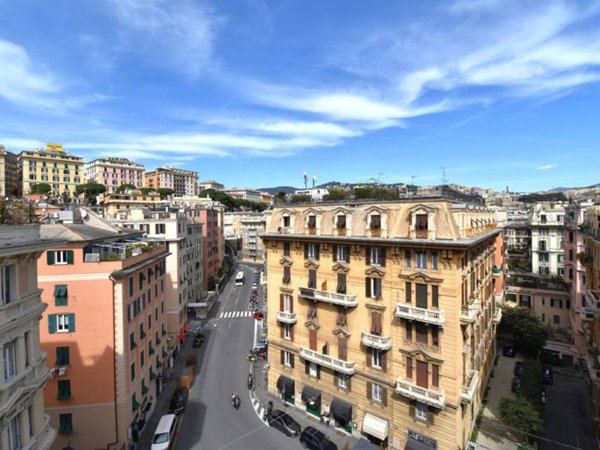 appartamento in vendita a Genova in zona Carignano