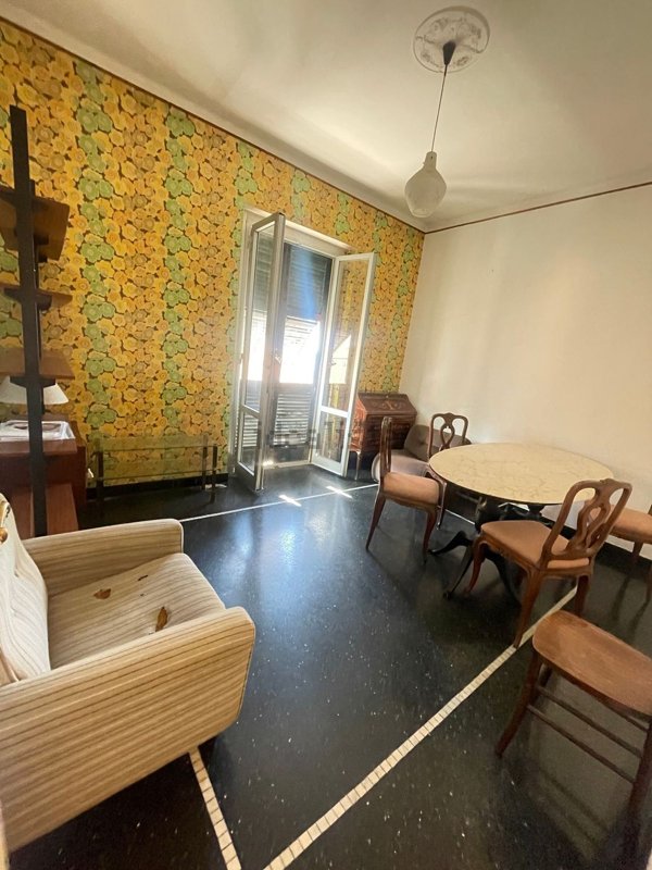 appartamento in vendita a Genova in zona Quarto dei Mille