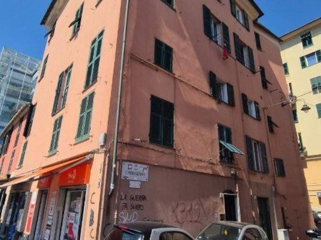 appartamento in vendita a Genova in zona Marassi