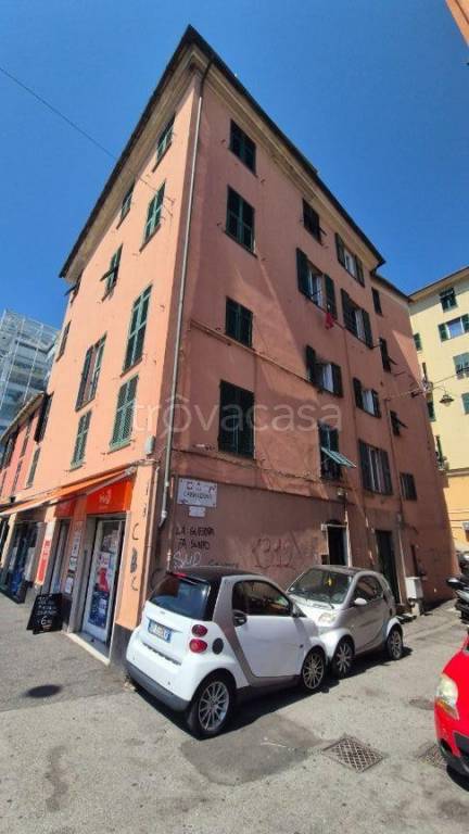 appartamento in vendita a Genova in zona Marassi