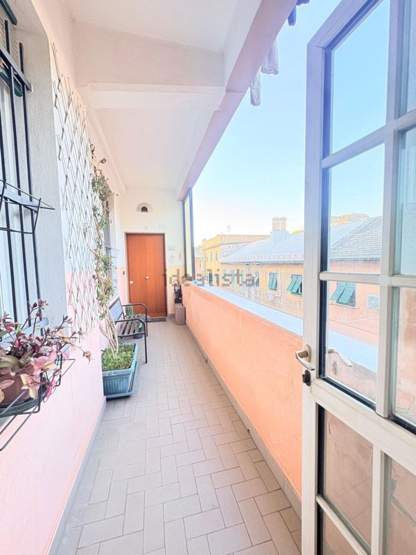 appartamento in vendita a Genova in zona Certosa