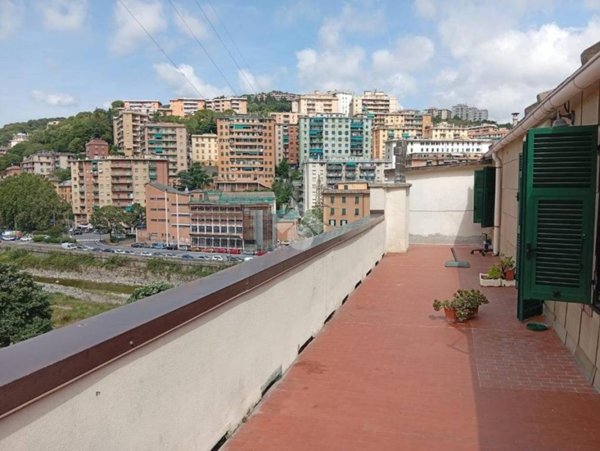 appartamento in vendita a Genova in zona Staglieno