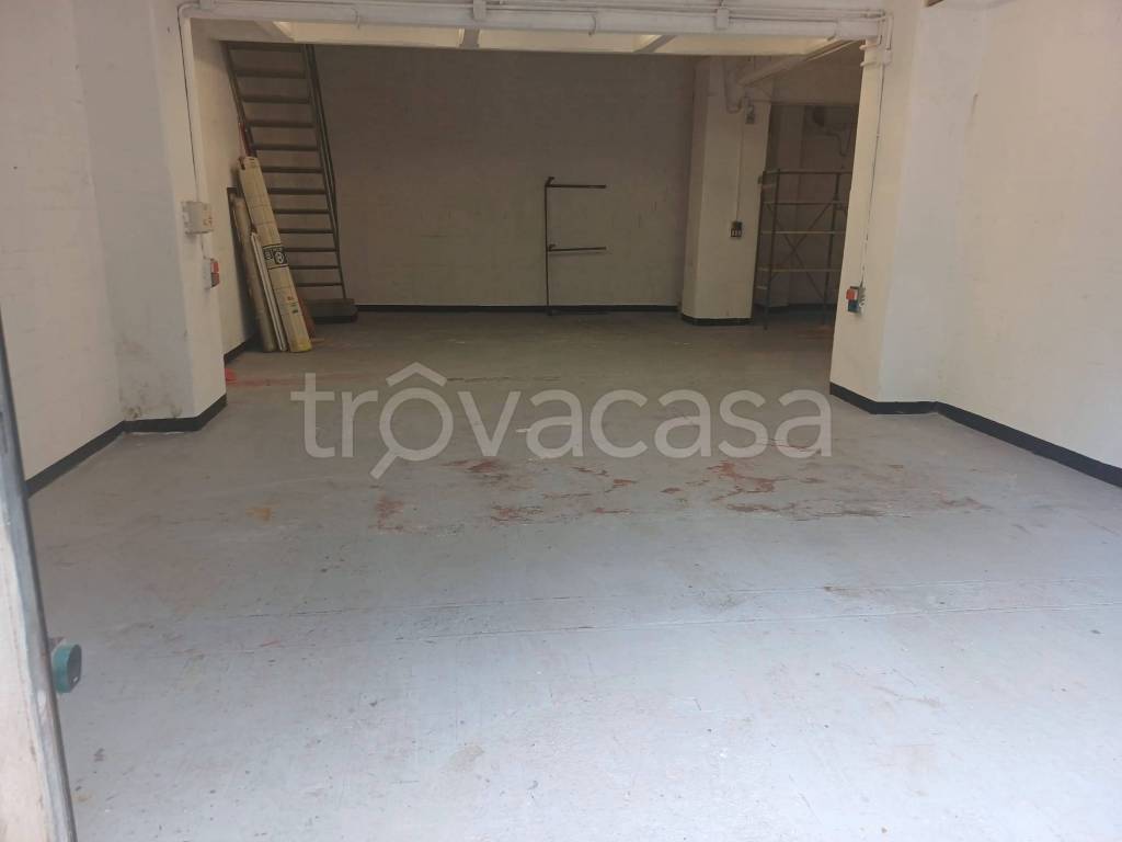 locale commerciale in vendita a Genova in zona Borzoli