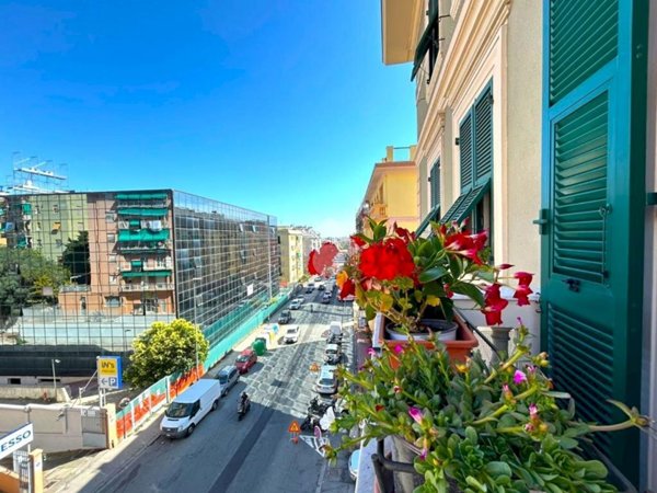 appartamento in vendita a Genova in zona Sturla