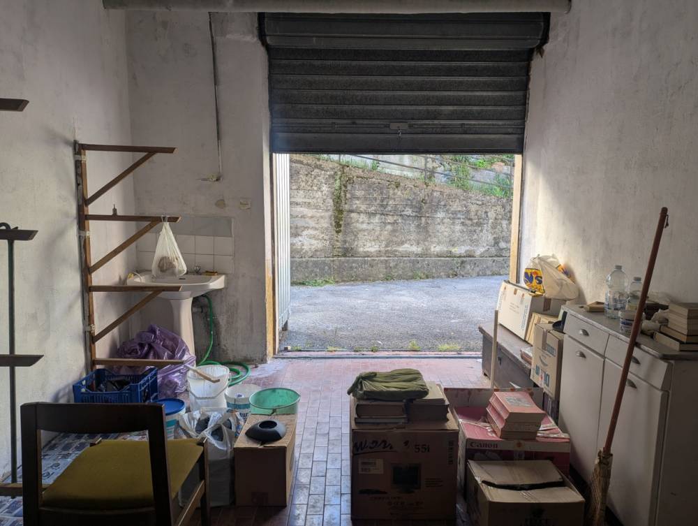 locale di sgombero in vendita a Genova