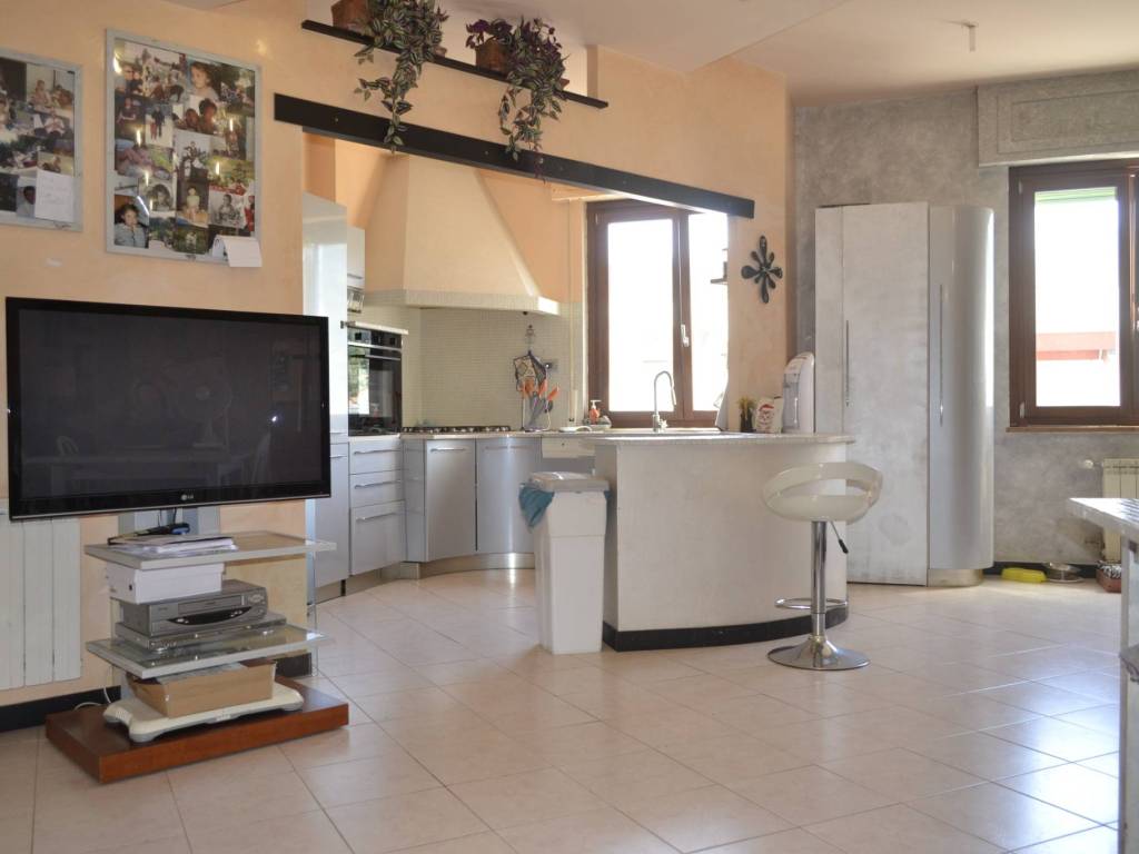 appartamento in vendita a Genova in zona Quezzi