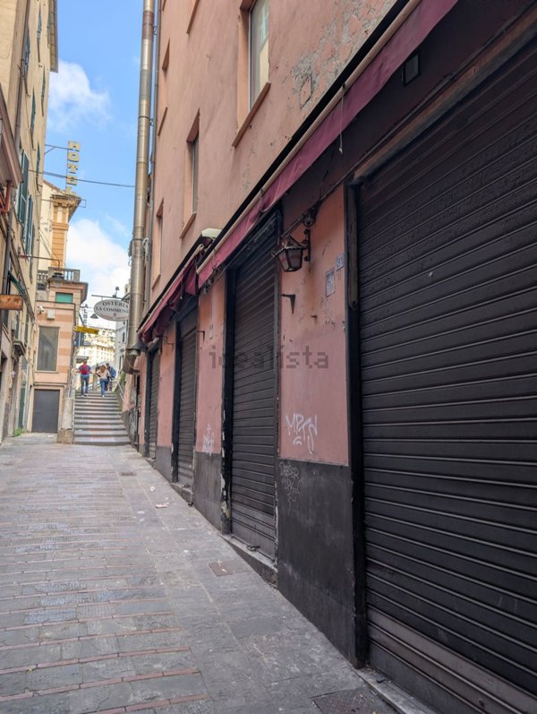 negozio in vendita a Genova in zona Lagaccio / Granarolo
