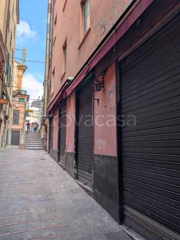 negozio in vendita a Genova in zona Lagaccio / Granarolo