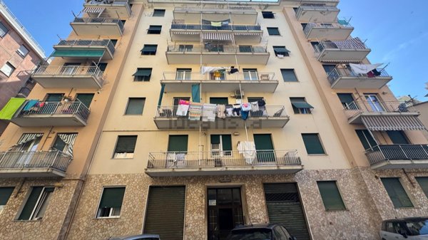 appartamento in vendita a Genova in zona Sestri Ponente