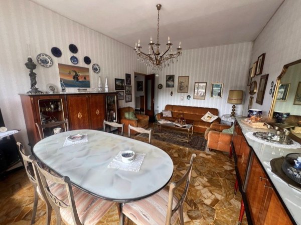 appartamento in vendita a Genova in zona Staglieno