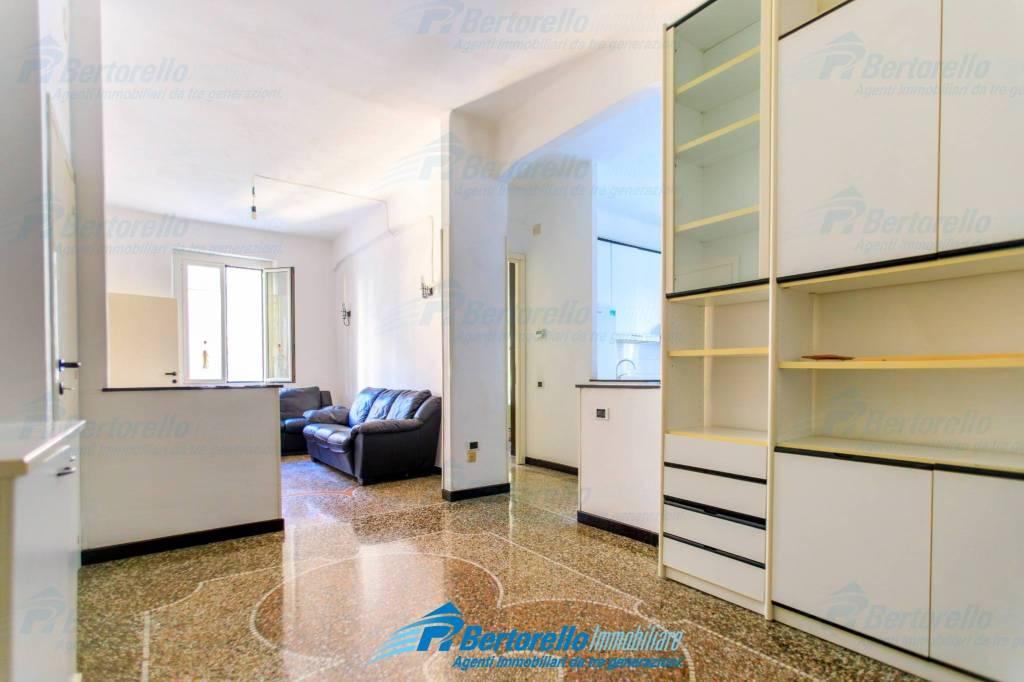 appartamento in vendita a Genova in zona Quezzi